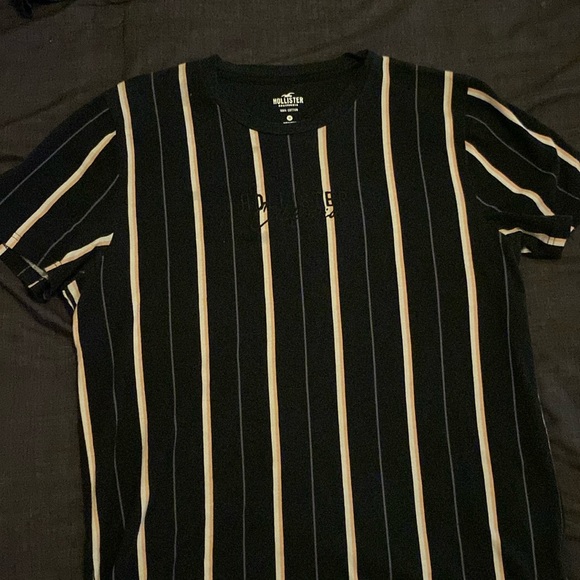 T-Shirt - Picture 1 of 3